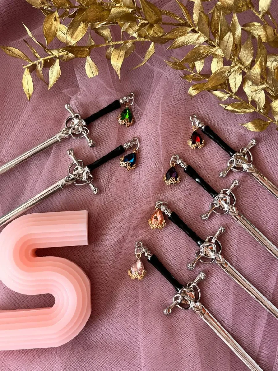 Купити Мечі з різнокольоровим камінням
